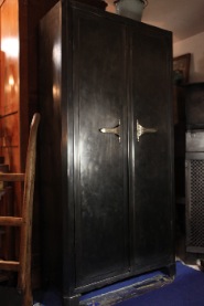 armoire en metal ancienne